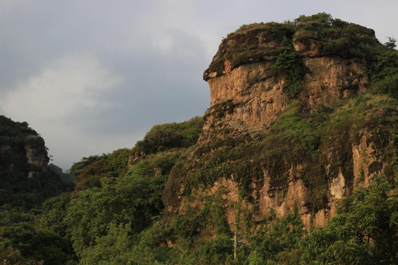 Hotel Valle Mistico Tepoztlan Bagian luar foto